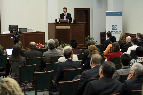 Domokos László előadása az Econventio éves konferenciáján